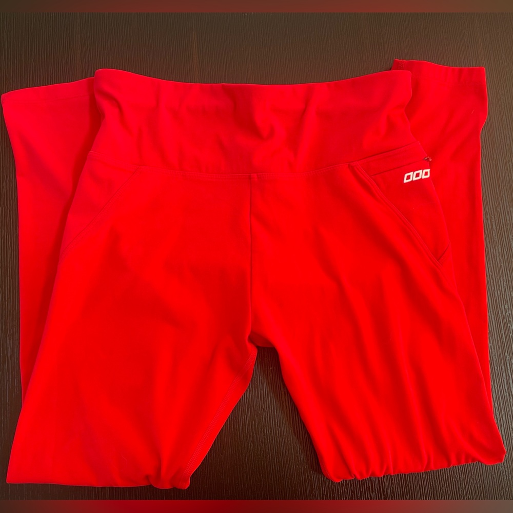Uniquely Lorna Jane Red leggings with front zipper and adjustable waist Sz L